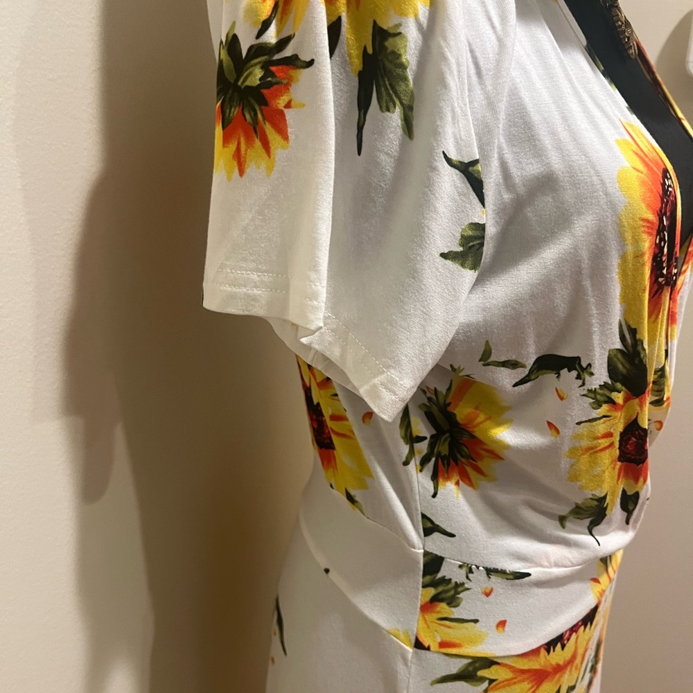 DB Noon Sunflower Floral Faux White Wrap Knee Length Dress NWT M - Picture 6 of 13